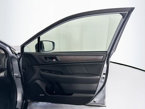 Used 2018 Subaru Outback 2.5i Limited image 31