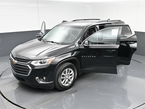 Used 2020 Chevrolet Traverse LT image 40