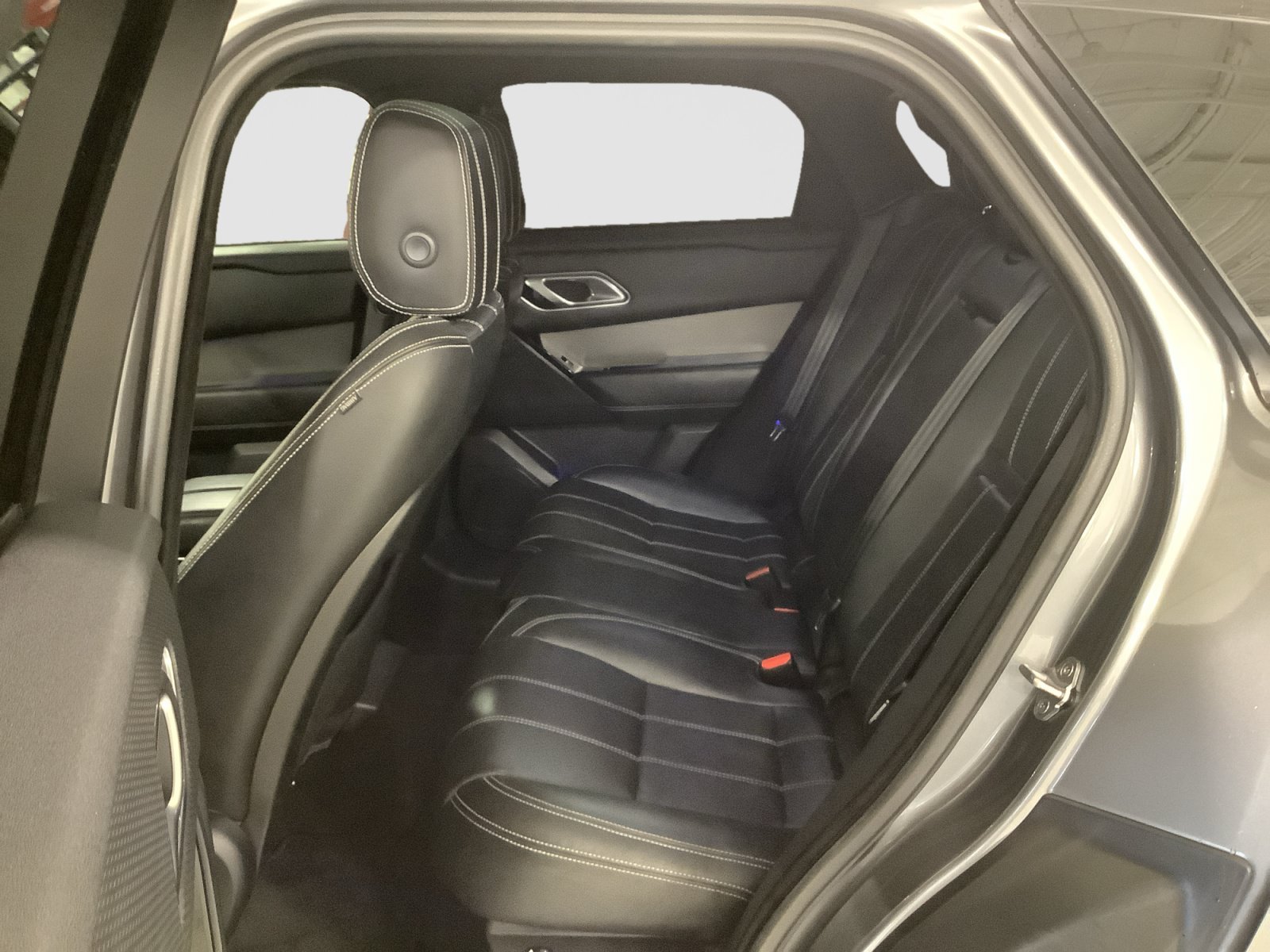 Used 2018 Land Rover Range Rover Velar S AWD/4WD image 20
