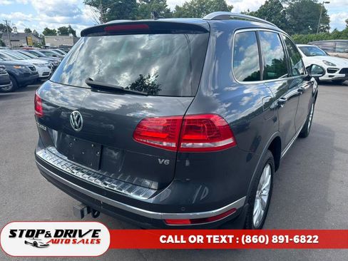 Used 2016 Volkswagen Touareg Sport image 6