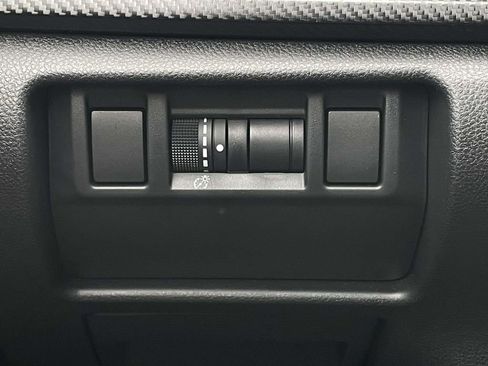 Certified 2024 Subaru Crosstrek 2.0i Premium image 9