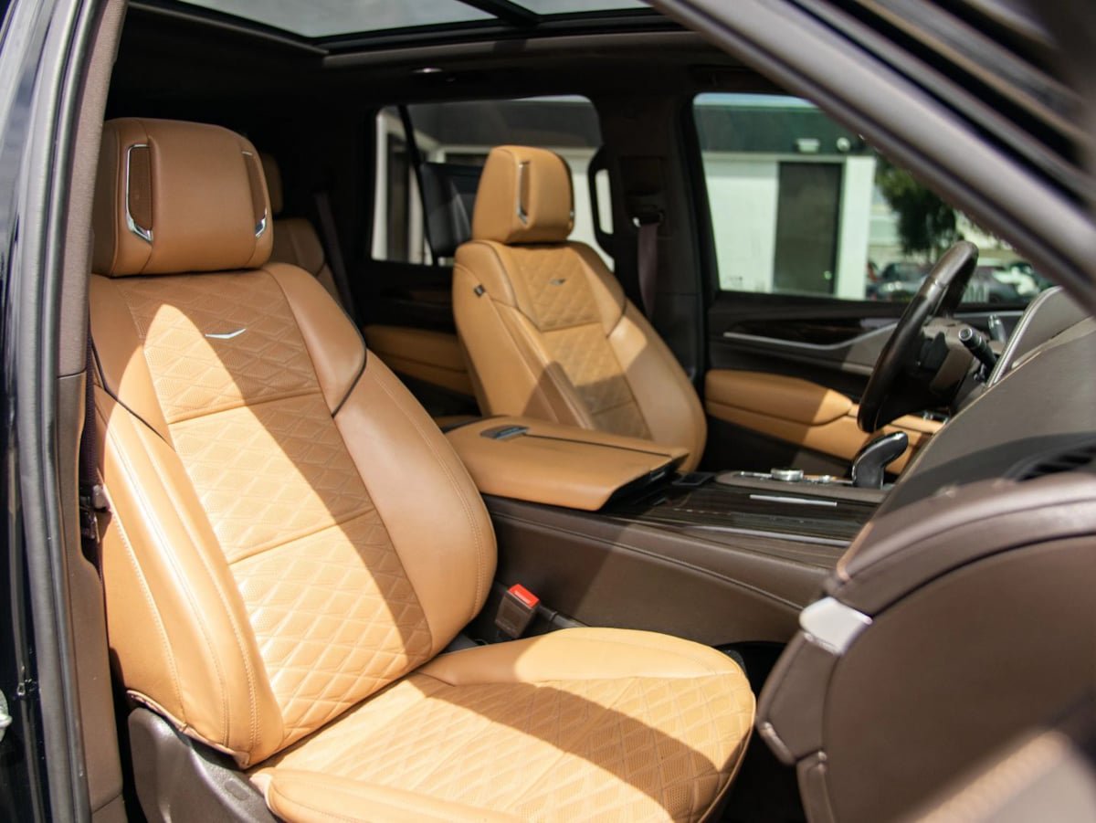 Used 2021 Cadillac Escalade Sport w/ LPO, ONYX Package RWD image 21