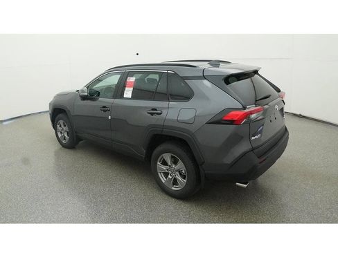 Used 2024 Toyota RAV4 XLE w/ Convenience Package FWD image 7