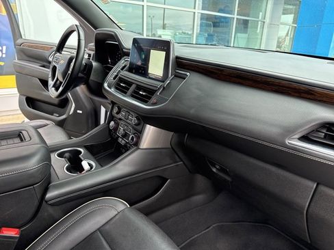 Used 2023 Chevrolet Suburban Premier image 34