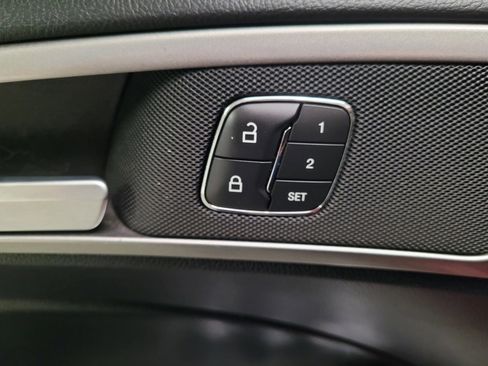 Used 2020 Ford Fusion SEL image 17