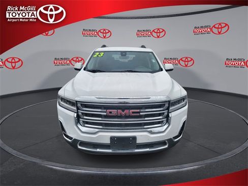 Used 2023 GMC Acadia SLT image 3