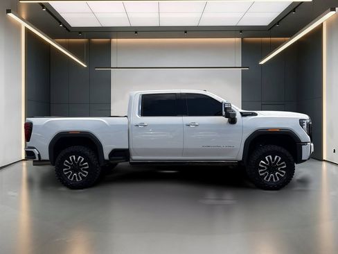 Used 2025 GMC Sierra 2500 Denali Ultimate AWD/4WD image 7