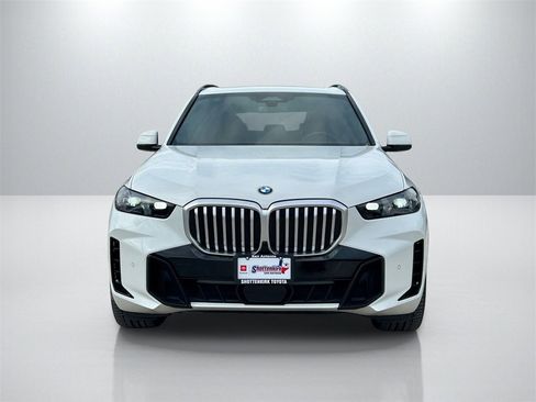 Used 2024 BMW X5 xDrive40i w/ M Sport Package image 2