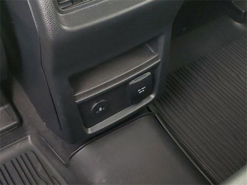 Certified 2023 Ford Edge Titanium image 24