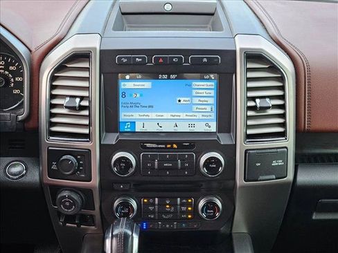 Used 2018 Ford F150 Platinum w/ Equipment Group 701A Luxury image 13