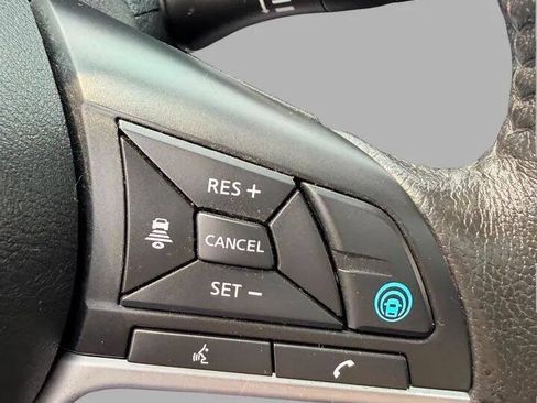 Used 2020 Nissan Rogue SL w/ Premium Package AWD/4WD image 19
