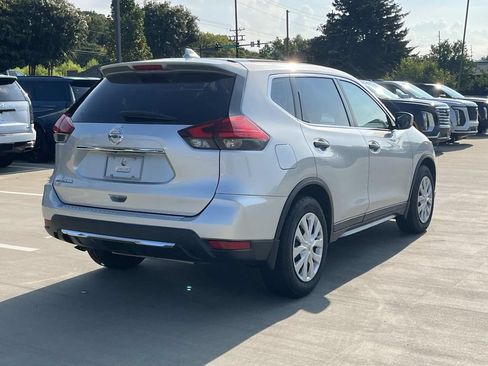Used 2017 Nissan Rogue S FWD image 5