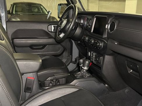 Used 2023 Jeep Wrangler Unlimited Sahara w/ Cold Weather Group AWD/4WD image 12