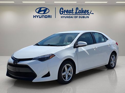 Used 2018 Toyota Corolla LE image 1