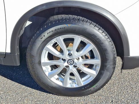 Used 2018 Nissan Rogue SV image 14