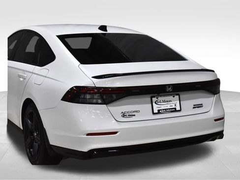 Used 2023 Honda Accord Sport image 9