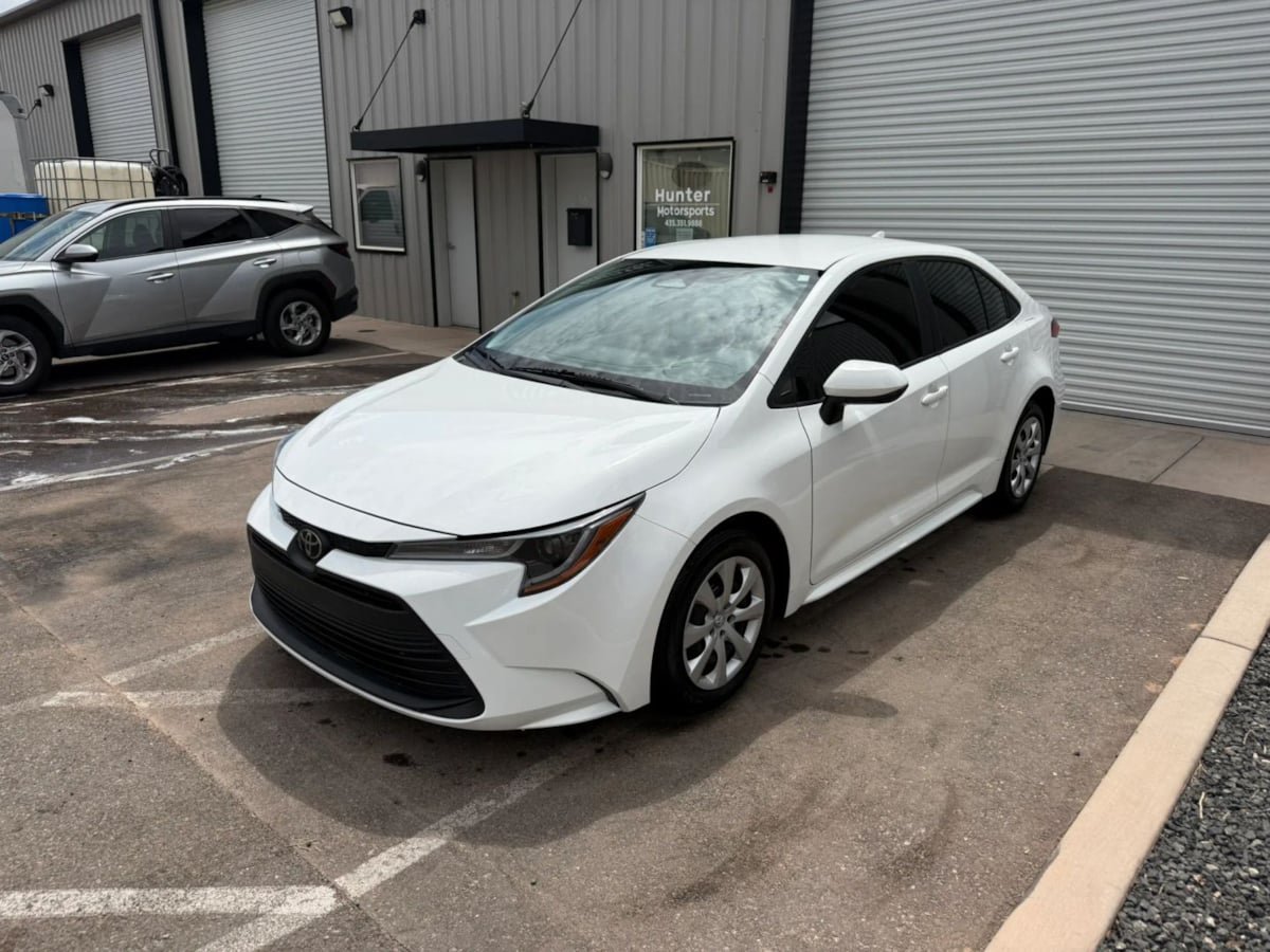 Used 2024 Toyota Corolla LE FWD image 2