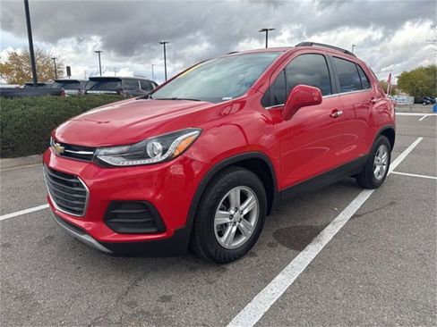 Certified 2020 Chevrolet Trax LT w/ LT Convenience Package image 6
