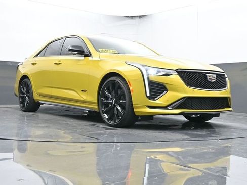 Used 2024 Cadillac CT4 V w/ LPO, ONYX Package image 44