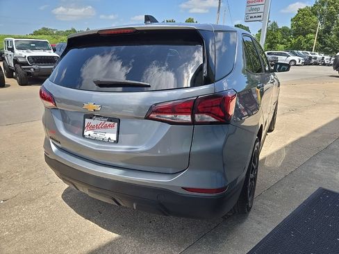 Used 2023 Chevrolet Equinox LS w/ LS Convenience Package FWD image 12