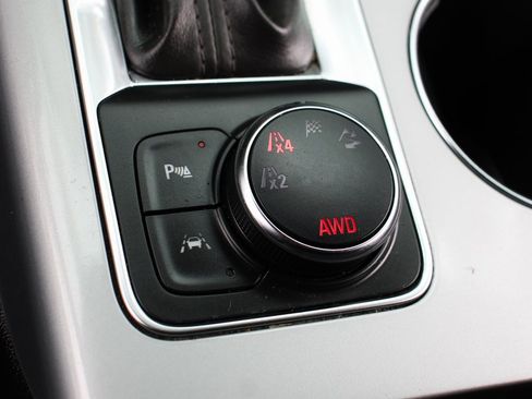 Used 2022 Chevrolet Blazer LT image 32