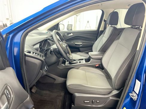 Used 2017 Ford Escape SE w/ Equipment Group 201A image 18