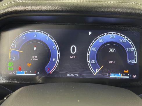 Used 2025 Jeep Grand Cherokee Limited w/ Black Appearance Package image 29