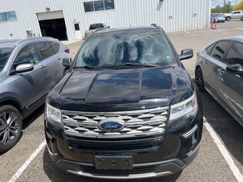 Used 2018 Ford Explorer XLT image 8