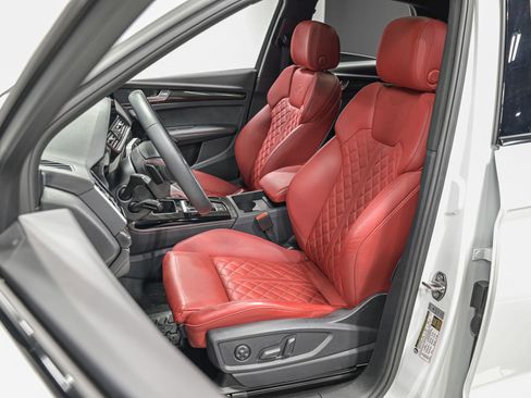 Used 2024 Audi SQ5 Premium Plus w/ Premium Plus Package image 16