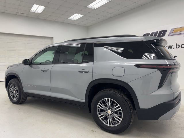 Used 2026 Chevrolet Traverse LT FWD image 7