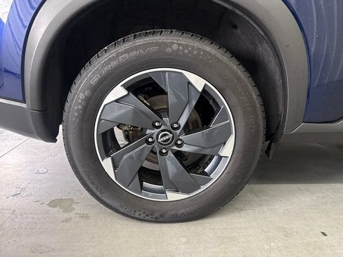 Used 2024 Nissan Rogue SV AWD/4WD image 23