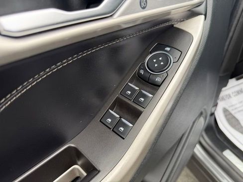 Used 2023 Ford Explorer Limited AWD/4WD image 26
