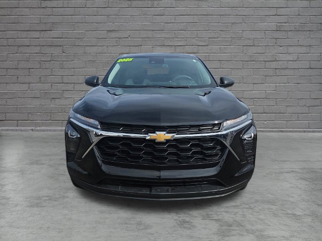 Used 2025 Chevrolet Trax LS FWD image 8