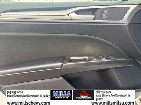 Used 2019 Ford Fusion SE FWD image 9