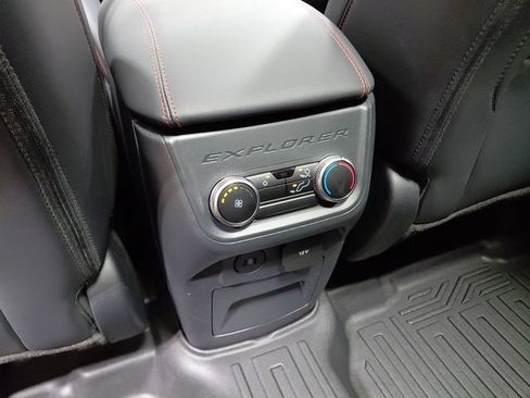 Used 2025 Ford Explorer ST-Line AWD/4WD image 21
