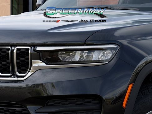 New 2025 Jeep Grand Cherokee Laredo RWD image 10