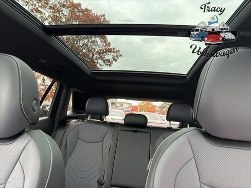 New 2026 Volkswagen Tiguan SE R-Line image 17
