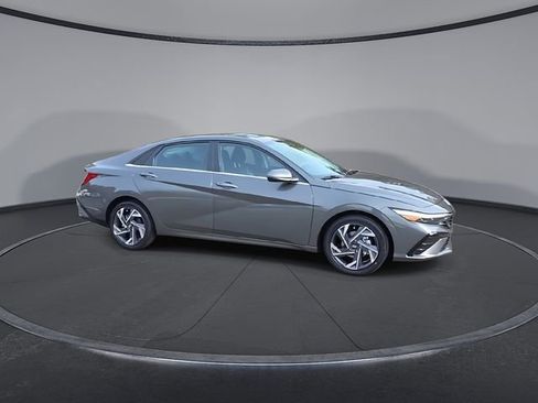 New 2026 Hyundai Elantra Limited FWD image 10
