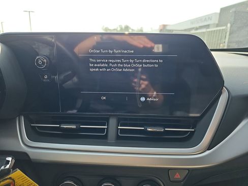 Used 2024 Chevrolet Trax RS image 25