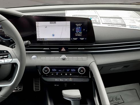 New 2025 Hyundai Elantra SEL image 6