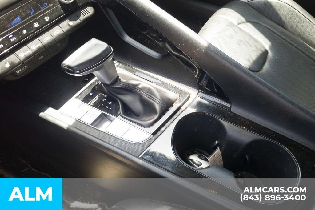 Used 2024 Hyundai Elantra Limited FWD image 11