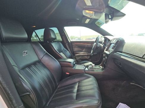 Used 2019 Chrysler 300 S w/ Safetytec Plus Group AWD/4WD image 11