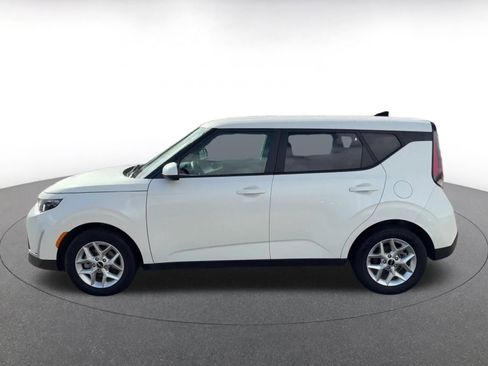 Used 2025 Kia Soul LX w/ LX Technology Package FWD image 7