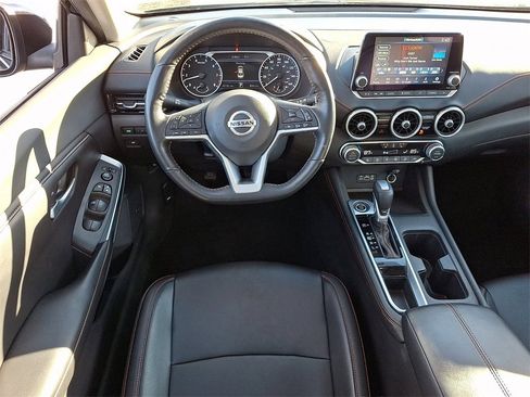Used 2022 Nissan Sentra SR w/ SR Premium Package image 2