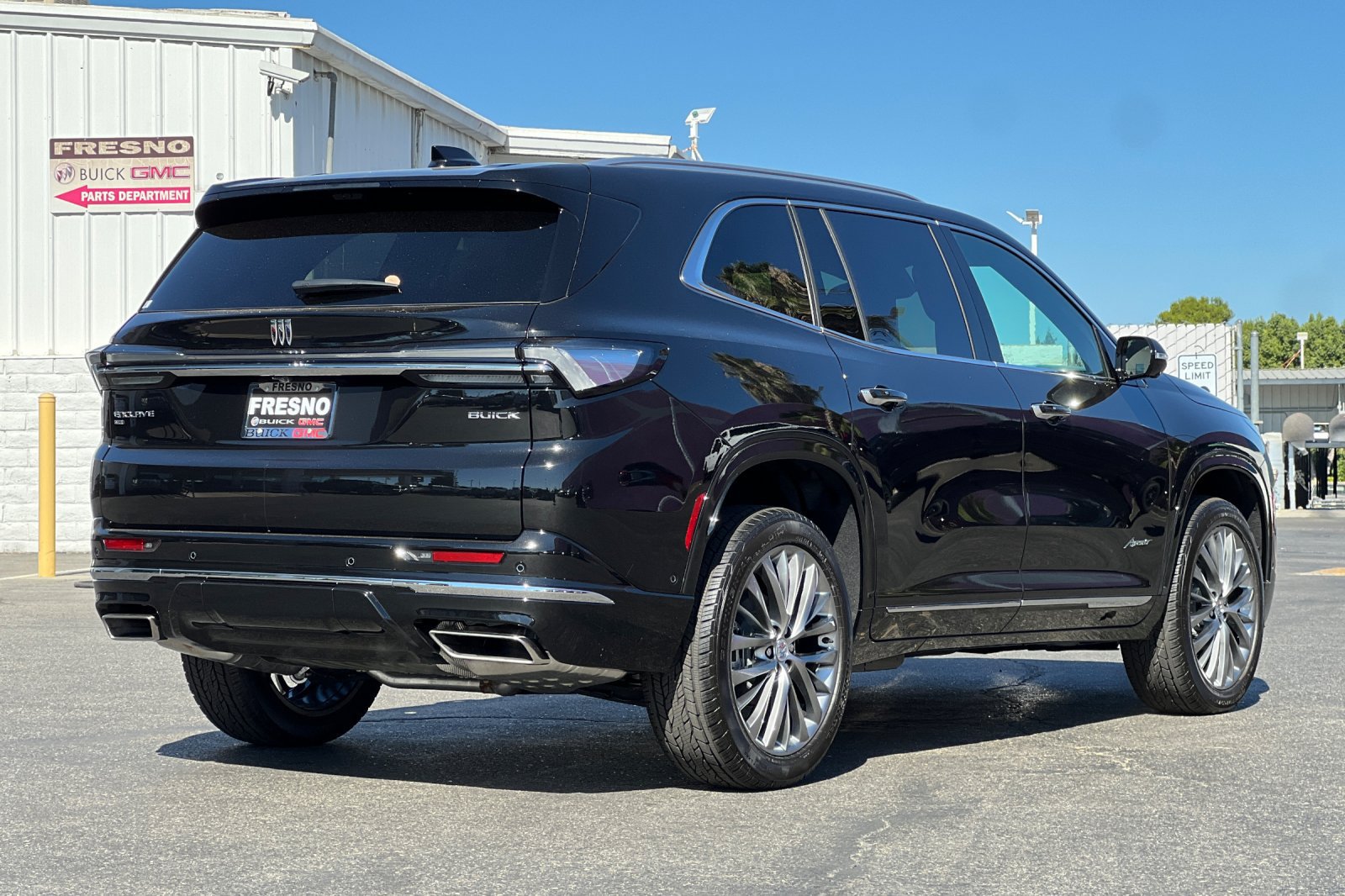 New 2026 Buick Enclave Avenir w/ Super Cruise Package AWD/4WD image 4