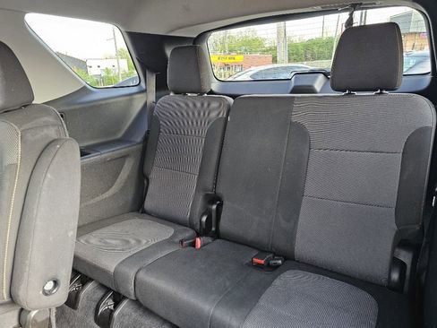 Used 2019 Chevrolet Traverse LT image 27