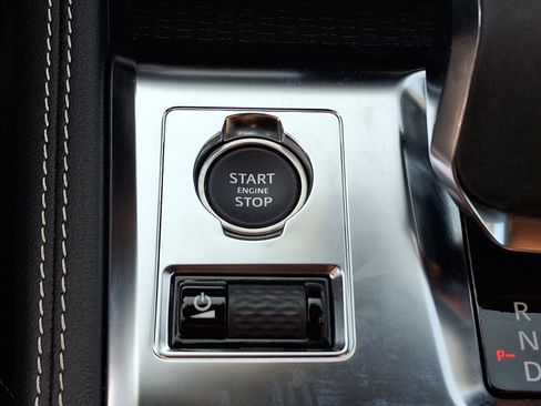 Certified 2025 Jaguar F-PACE R-Dynamic S image 23