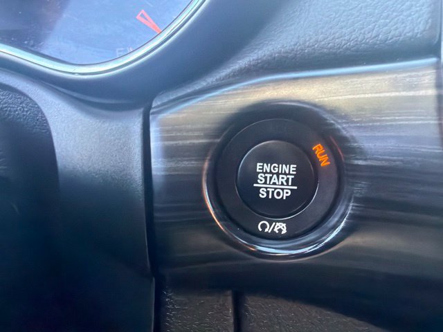 Used 2021 Jeep Grand Cherokee Laredo AWD/4WD image 18