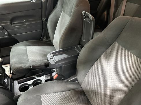 Used 2016 Jeep Patriot Sport image 21