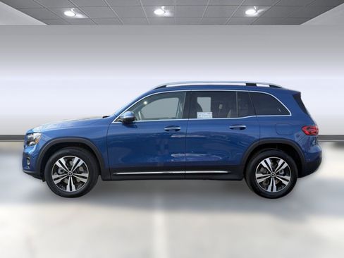 Used 2026 Mercedes-Benz GLB 250 4MATIC image 2